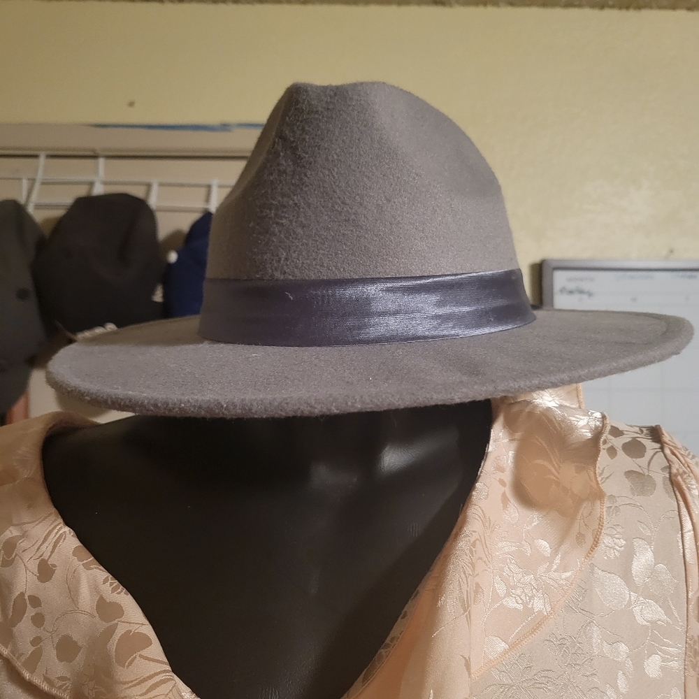 Hat - Picture 4 of 4